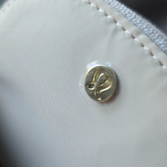 lululemon athletica Gray and Cream Key & Card Holders - Picture 7 of 7